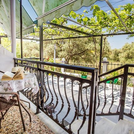 Studios Panagiotas House Астрис Экстерьер фото