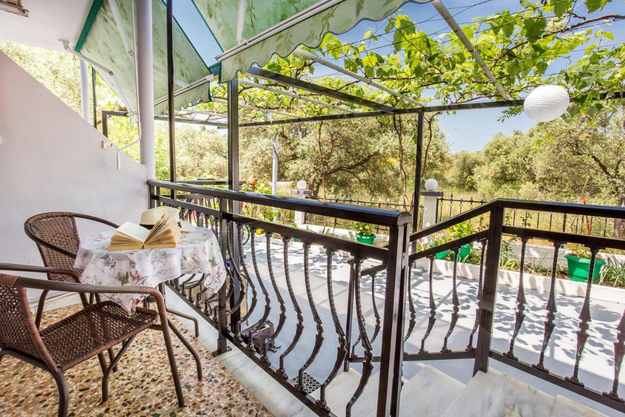 Studios Panagiotas House Астрис Экстерьер фото